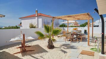 Villa, 4 Bedrooms | Terrace/patio
