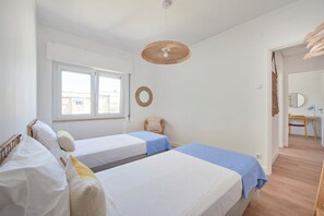 Apartment | 3 bedrooms, iron/ironing board, free WiFi - Sunset Bay View Renovated Apt, By Timecooler (Setubal)