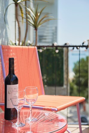 Apartment | Balcony - Sunset Bay View Renovated Apt, By Timecooler (Setubal)
