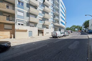 Exterior - Sunset Bay View Renovated Apt, By Timecooler (Setubal)