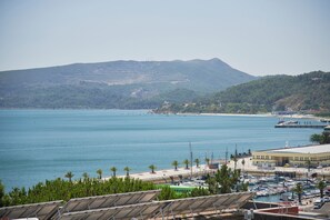 View from room - Sunset Bay View Renovated Apt, By Timecooler (Setubal)