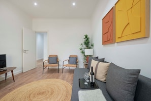 Interior - Spacious & Light Filled 4Br Apartment By Timecoler (Amadora)