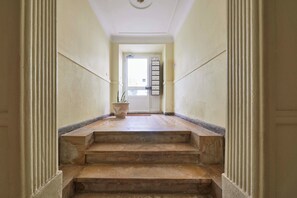 Exterior - Spacious & Light Filled 4Br Apartment By Timecoler (Amadora)