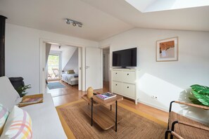 Apartment, 2 Bedrooms | Living room
