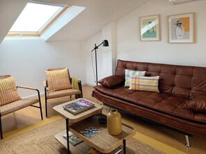 Apartment, 2 Bedrooms | Living room