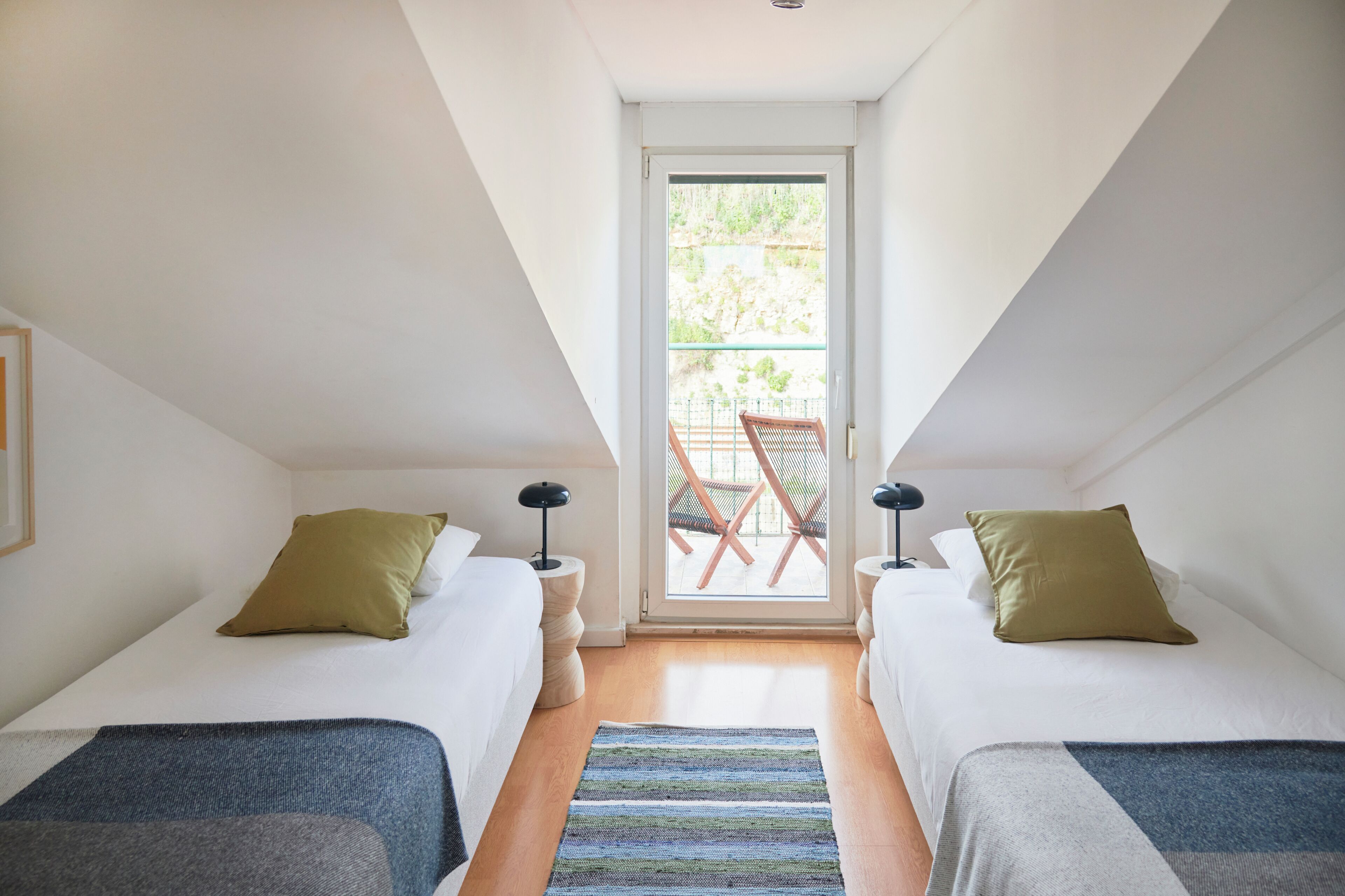 2 bedrooms, iron/ironing board, free WiFi