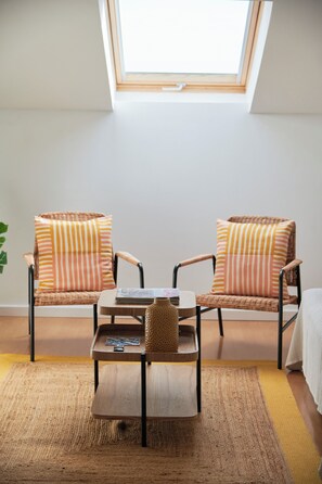 Appartement, 2 chambres | Salle de séjour | Téléviseur à écran plat