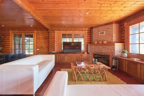 Villa | Living room - Beach & Golf Retreat W Amazing Pool, By Timecooler (Almada)