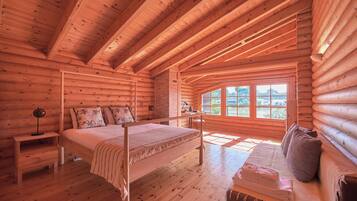 Villa | 5 bedrooms, iron/ironing board, travel cot, free WiFi