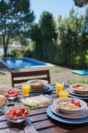 Villa | Terrace/patio - Beach & Golf Retreat W Amazing Pool, By Timecooler (Almada)