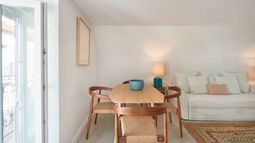 Villa, 2 Bedrooms | Living room | Flat-screen TV