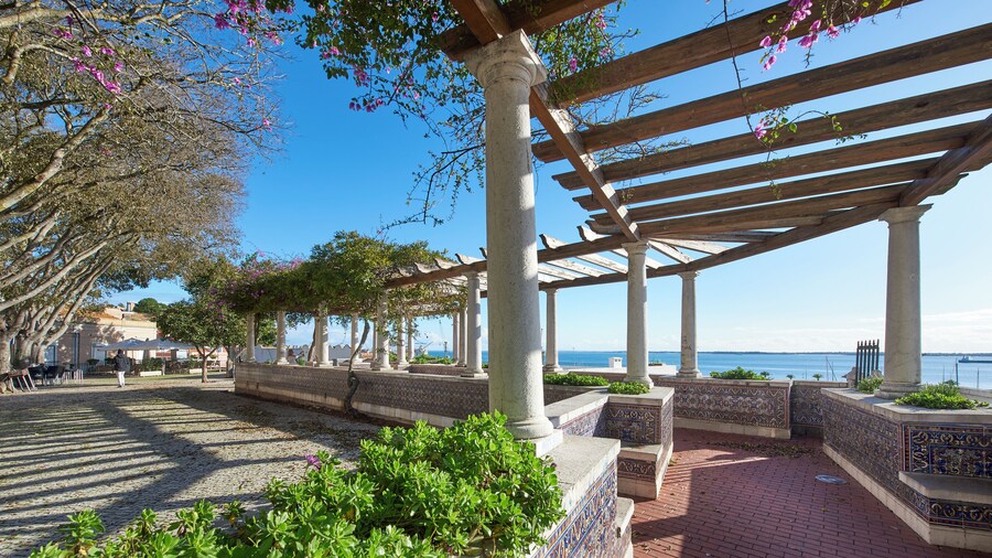 Renovated House Near Beaches, By Timecooler