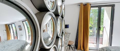 5 間睡房、熨斗/熨衫板、床單