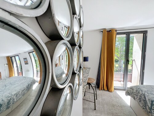 5 Bedroom Agritourism property in Entraigues-sur-la-Sorgue