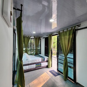 Villa, con acceso para personas discapacitadas, para fumadores | 4 habitaciones y internet 