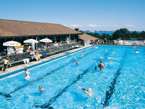 House | Pool