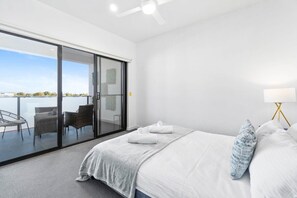 2 slaapkamers, een strijkplank/strijkijzer, wifi, beddengoed