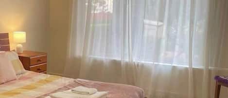 3 chambres, fer et planche Ă repasser, Wi-Fi, draps fournis