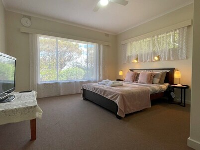 The Hidden Gem Exquisite 3BR Retreat in Berri