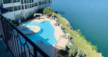 *Recently Renovated Hill Country Island Retreat - Loaded with Amenities!