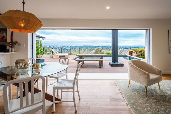 Dining - Outdoor Paradise-Mt Soledad-Pool-Hot Sauna-Views! (San Diego)