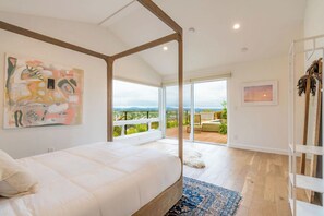 4 bedrooms, iron/ironing board, WiFi, bed sheets - Outdoor Paradise-Mt Soledad-Pool-Hot Sauna-Views! (San Diego)