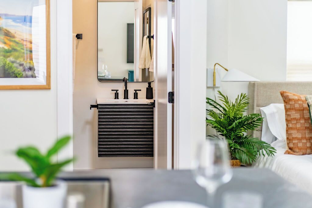 Iron/ironing board, travel cot, WiFi, bed sheets