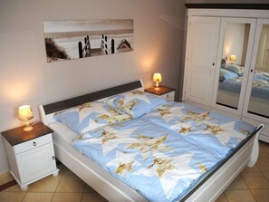 House | 1 bedroom, individually furnished, iron/ironing board - Holiday Apartment sea Breeze (Karlshagen)