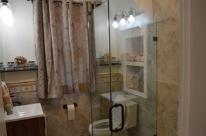 シャワー、ジェットバス、ヘアドライヤー、タオル