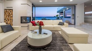 Living area - Luxury Villa With Pool, Wellness and sea View (Jasenice)