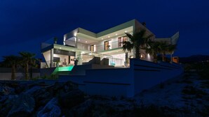 Pool | Indoor pool, outdoor pool - Luxury Villa With Pool, Wellness and sea View (Jasenice)