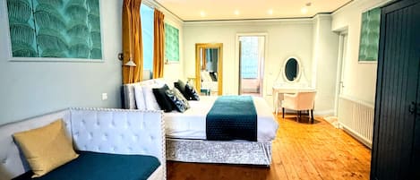 11 bedrooms, desk, iron/ironing board, travel cot