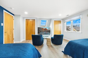 4 bedrooms, iron/ironing board, WiFi