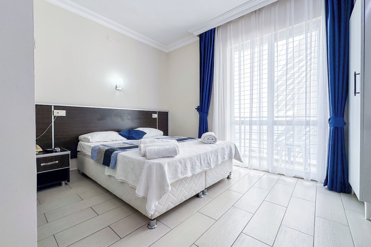 Double Room | Desk, WiFi (free)