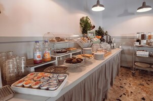 Desayuno bufé gratuito y diario
