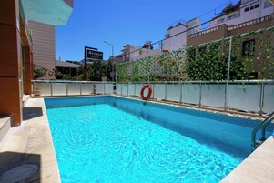 Piscina externa sazonal