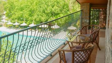 Honeymoon Room | Terrace/patio