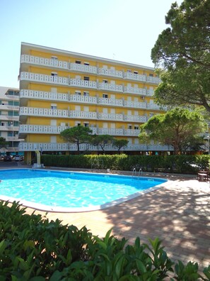 Apartment | Pool | Outdoor pool - Apartment in Caorle Near Beach & Pool (Caorle)