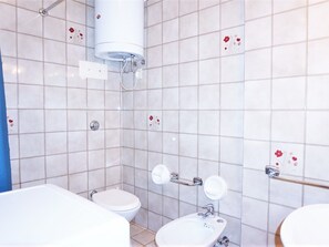 Apartment | Bathroom - Apartment in Caorle Near Beach & Pool (Caorle)