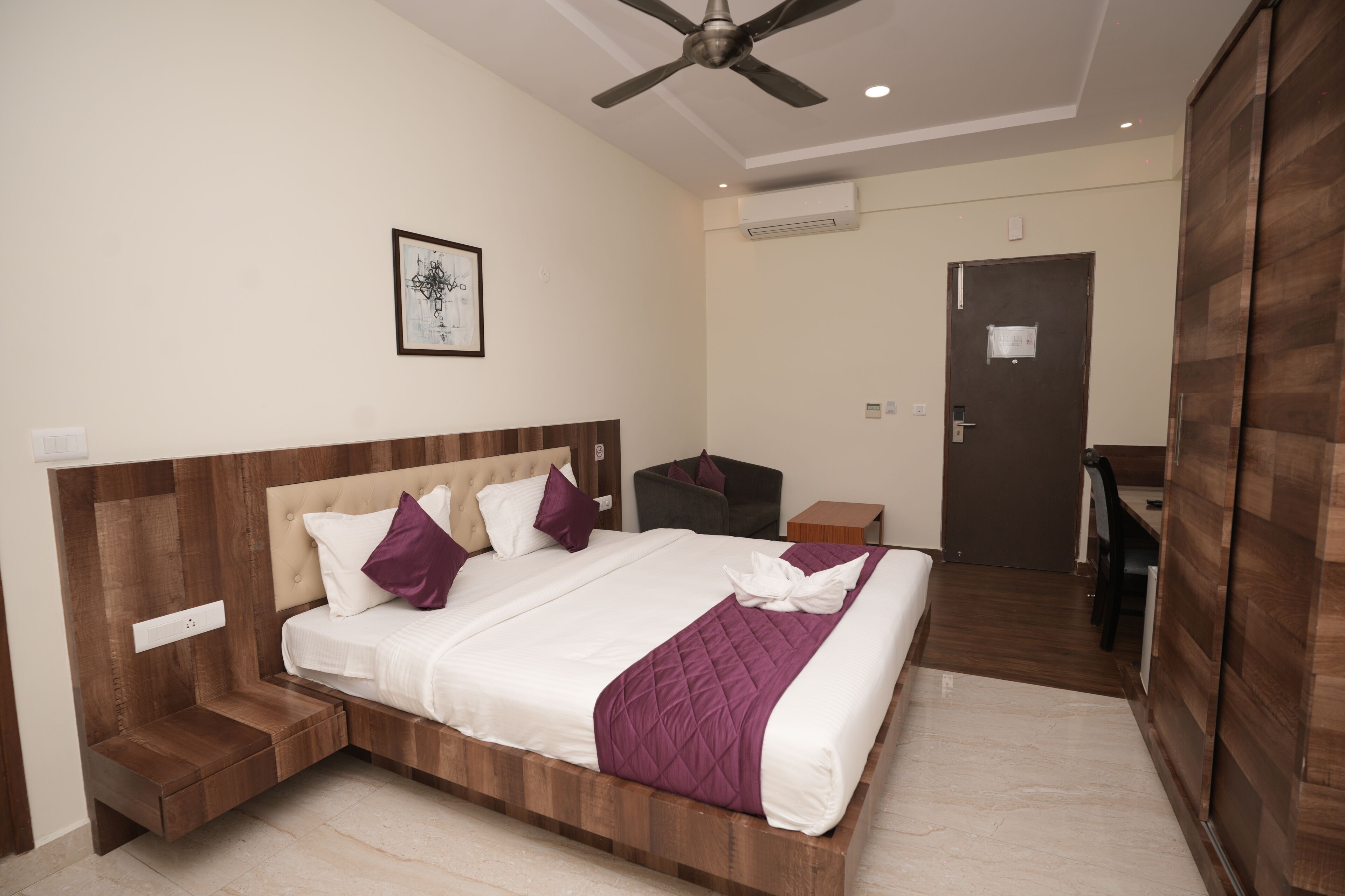 行政双人房或双床房 | 意大利 Frette 床单、高档床上用品、  客房内保险箱、隔音