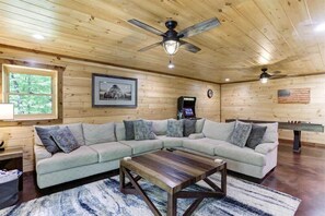 TV connectée, cheminée, jeux vidéo, espaces bureaux