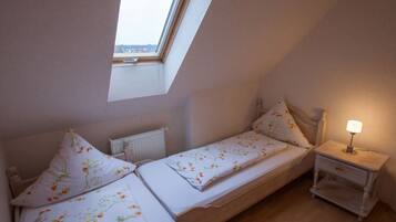 House | 2 bedrooms, individually furnished, iron/ironing board