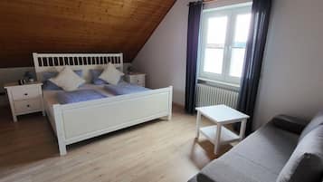 House | 3 bedrooms, individually furnished, bed sheets