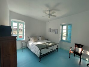 3 soverom, strykejern/-brett, wi-fi og sengetøy