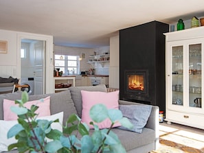 House | Dining - 6 Person Holiday Home in Glesborg (Glesborg)