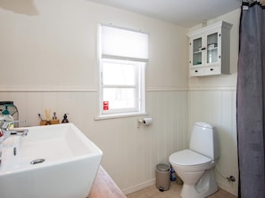 House | Bathroom - 6 Person Holiday Home in Glesborg (Glesborg)