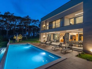 Outdoor pool - Villa Valpinia Comfortable Holiday Residence (Labin)