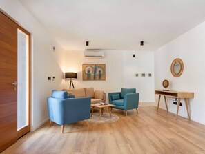 Living area - Villa Valpinia Comfortable Holiday Residence (Labin)