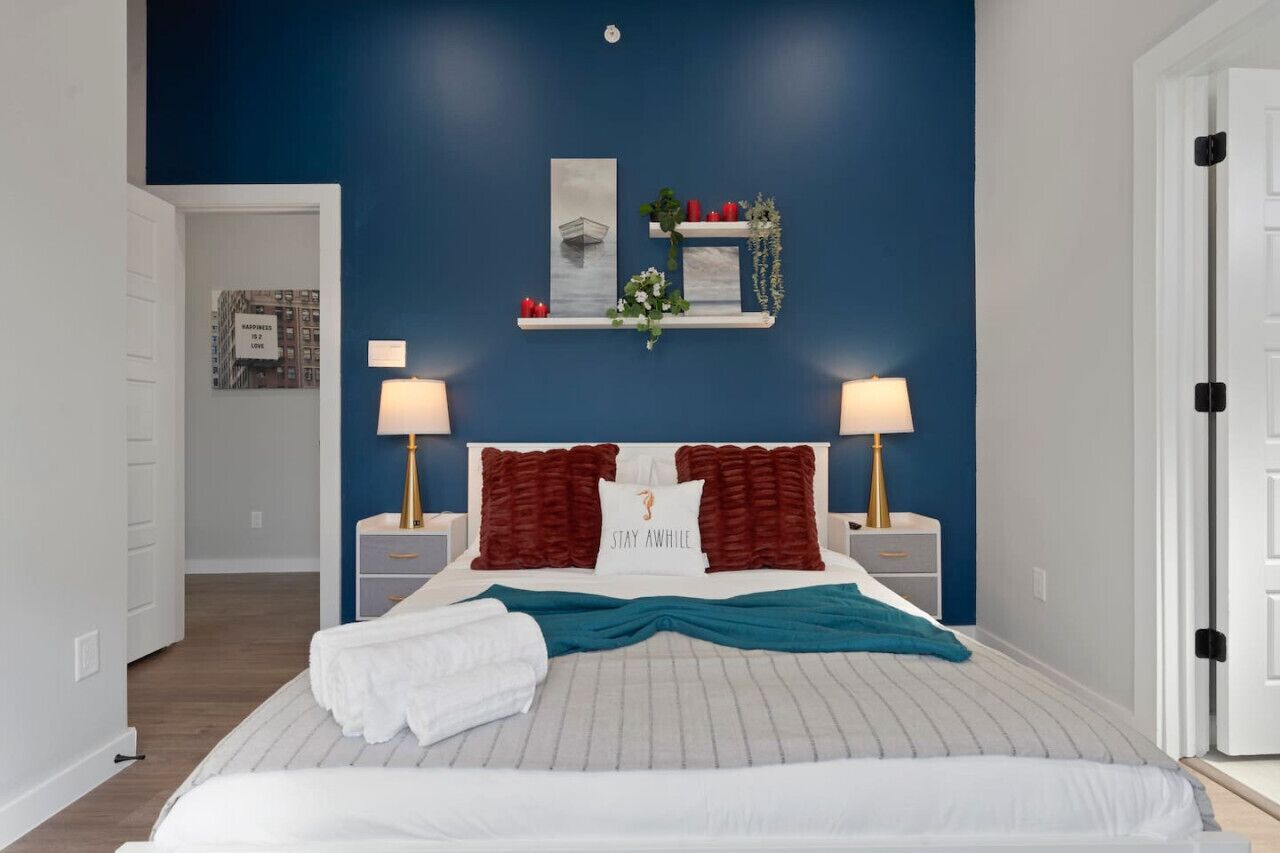 2 habitaciones, escritorio, tabla de planchar con plancha y wifi gratis 