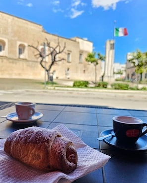 Petit déjeuner composé de spécialités régionales compris tous les jours
